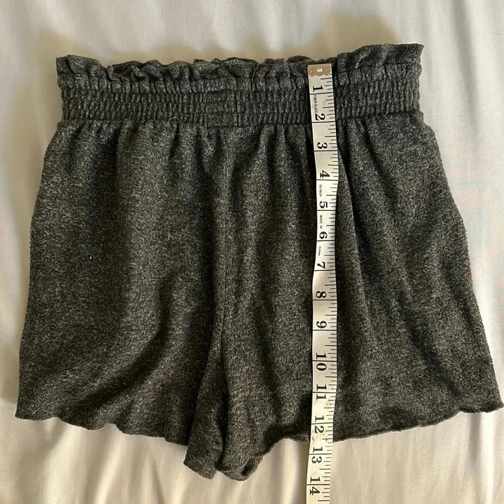 Colsie gray shorts size XS elastic waist - Picture 5 of 7